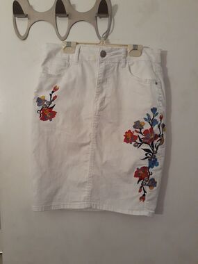 Oak And Poppy White Floral Embroidered White Stretch Denim Summer Skirt M y2k